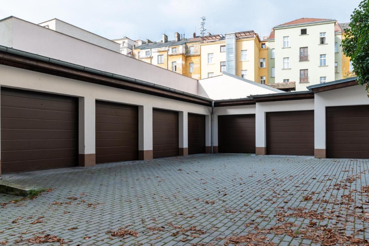 פראג Designed Apartment Next To Vaclav Square With Terrace And Private Garage מראה חיצוני תמונה
