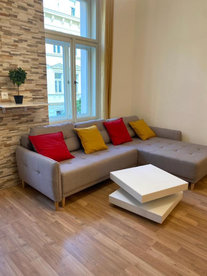 פראג Designed Apartment Next To Vaclav Square With Terrace And Private Garage מראה חיצוני תמונה