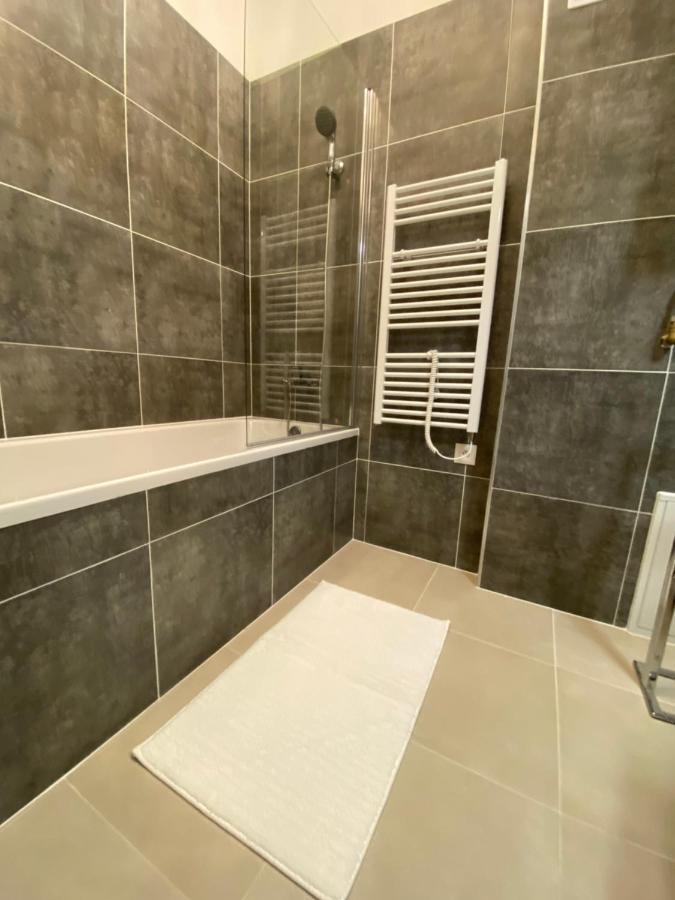 פראג Designed Apartment Next To Vaclav Square With Terrace And Private Garage מראה חיצוני תמונה